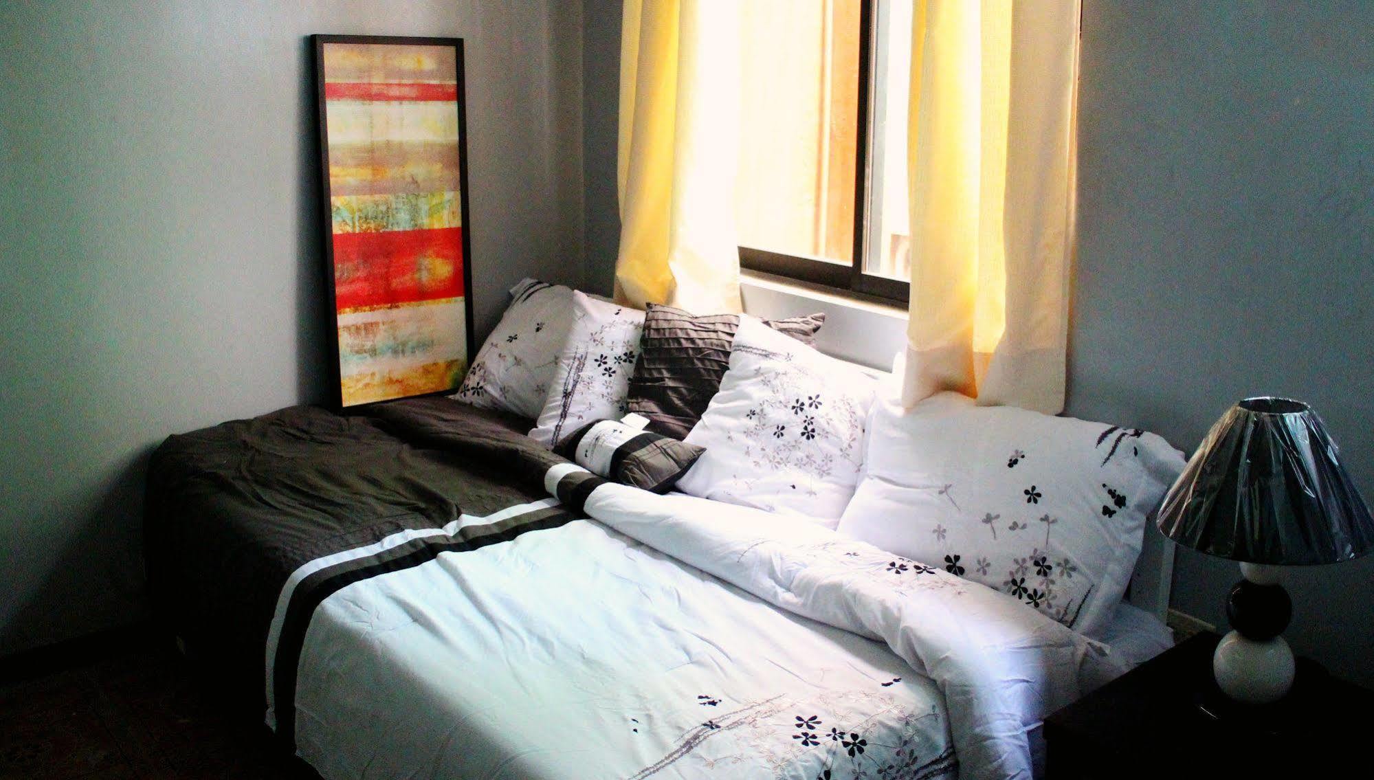 เดอะ ฟอร์ต บัดเจ็ตโฮเต็ล โบนิฟาเซียว โกลบอลซิตี้ Hotel Makati City ภายนอก รูปภาพ